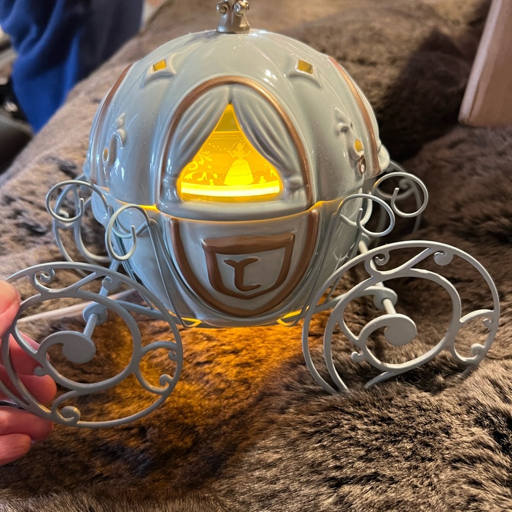 Scentsy Cinderella warmer